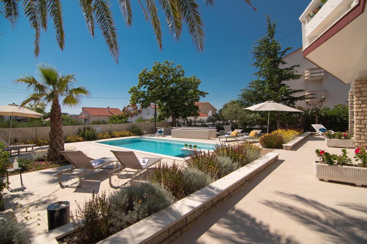 Pool Apartments Galeb Novalja Dış mekan fotoğraf