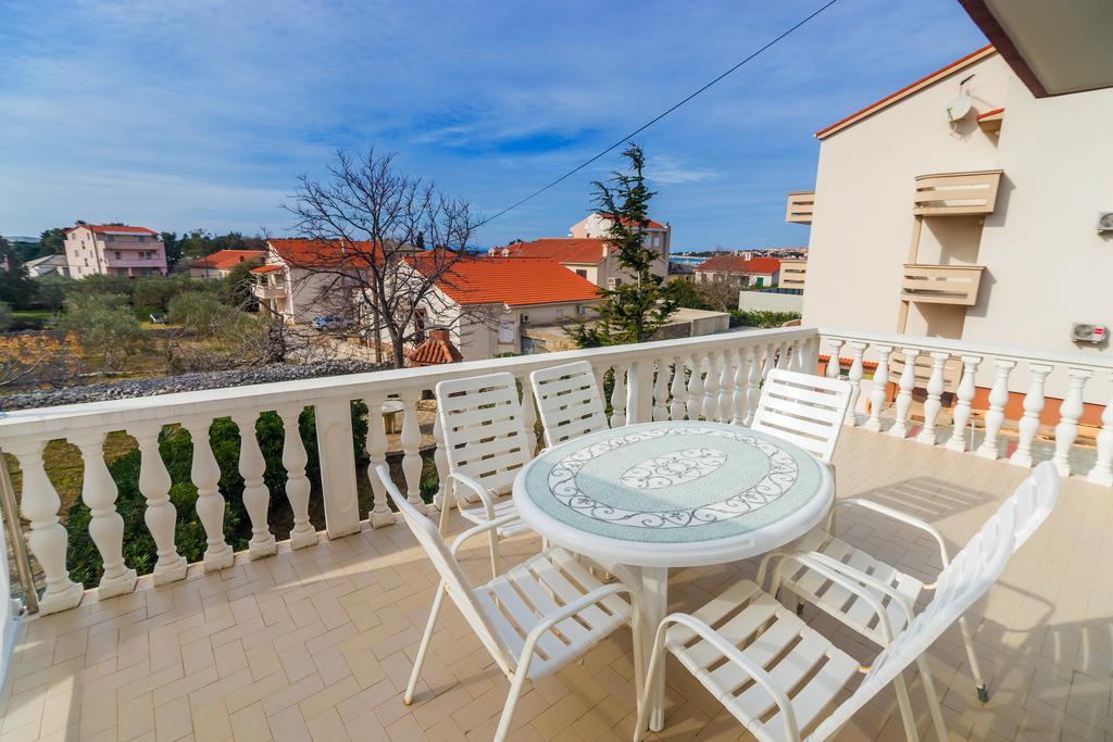Pool Apartments Galeb Novalja Oda fotoğraf